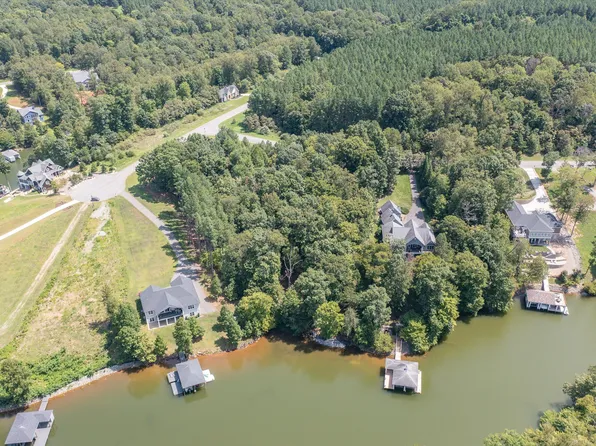 30 Lakewatch Cir, Moneta, VA 24121