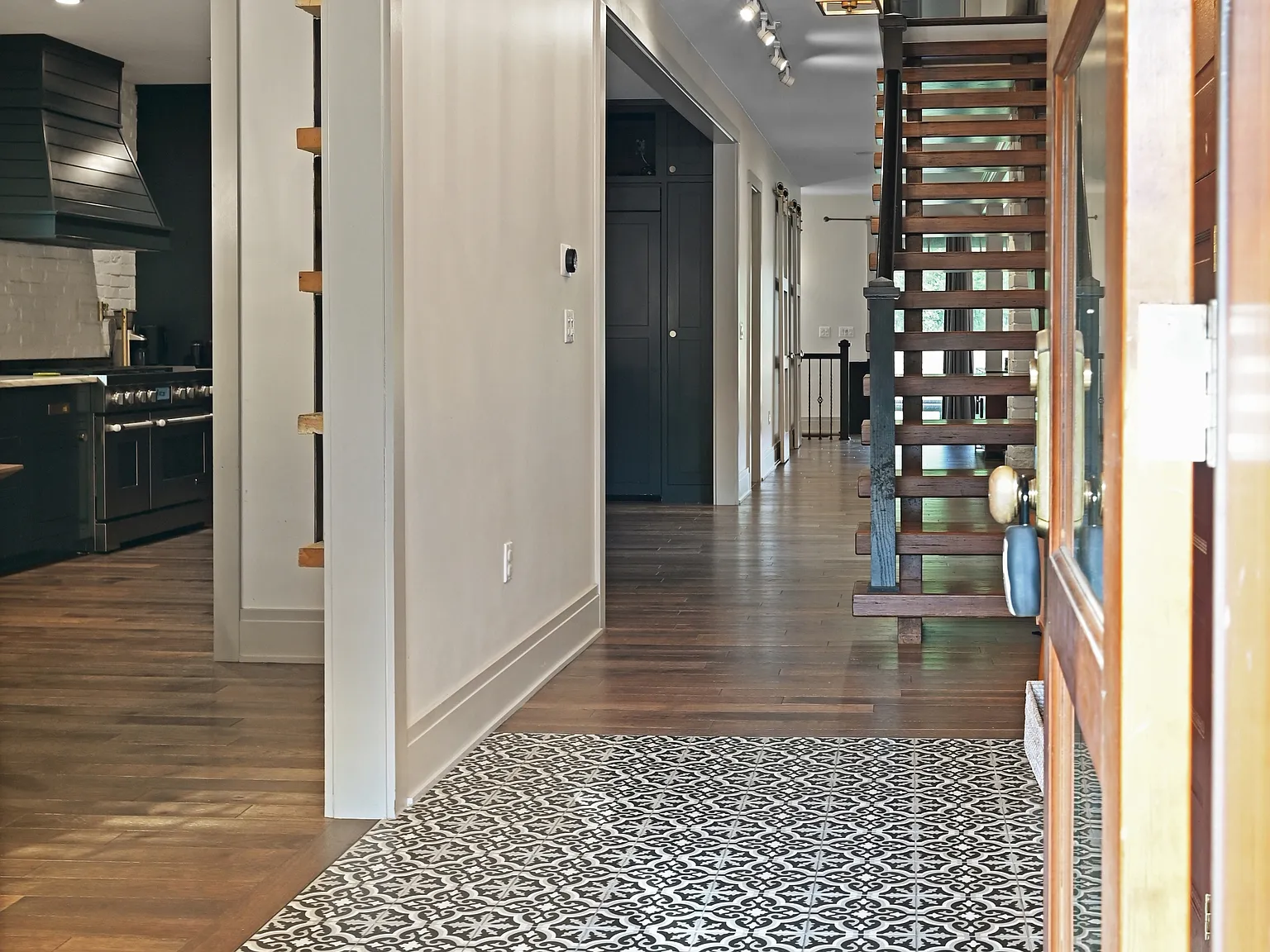 1206 South Negley Avenue - 1 — Photo 3