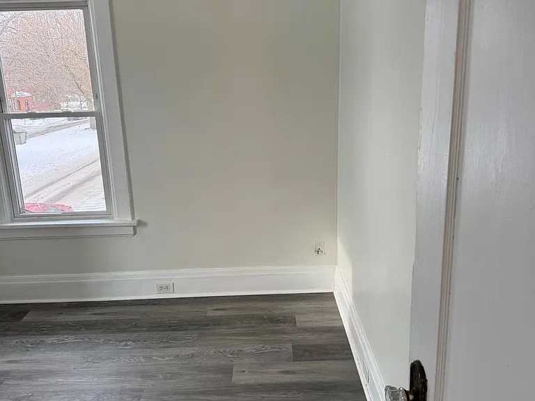 1164 W 7th St — Photo 19