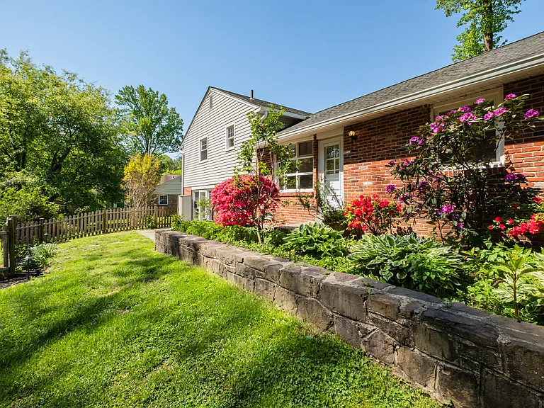 1390 Paxon Pl — Photo 40