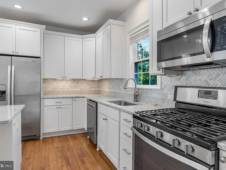 4226 Ellicott St NW — Photo 10