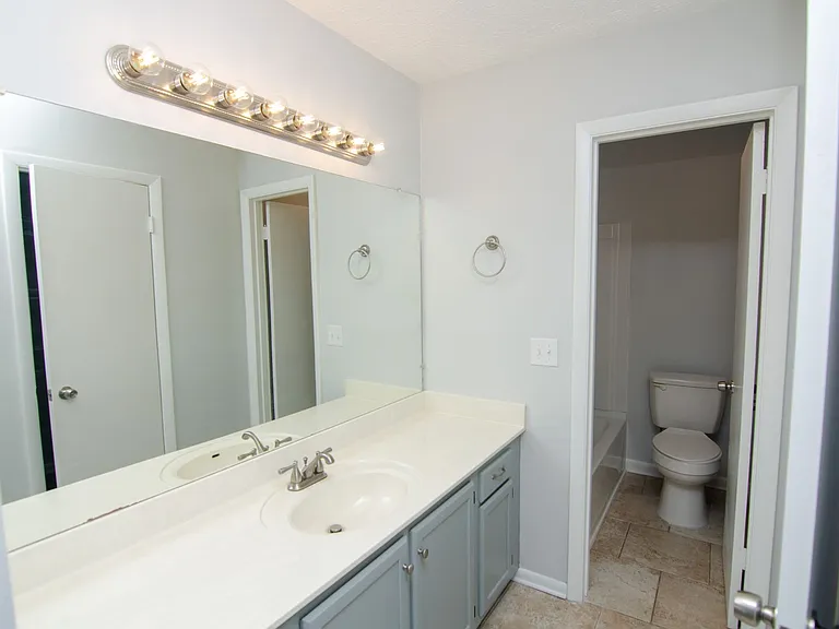 5736 Brentwood Meadows Cir — Photo 14