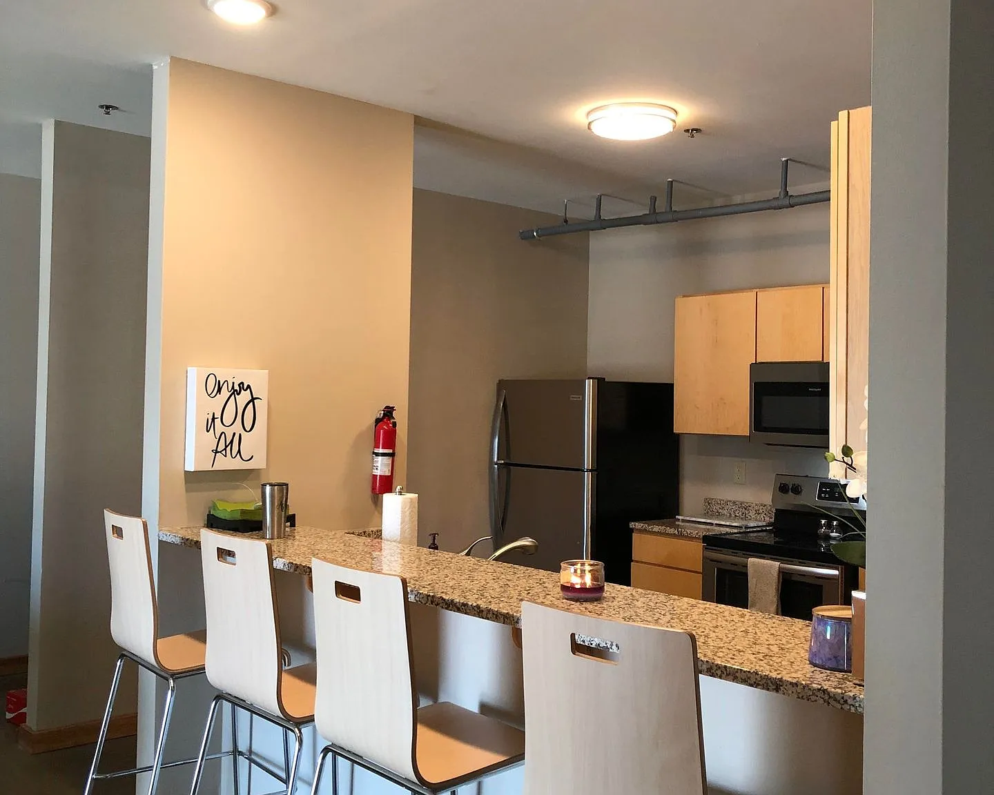 219 E 7th St — Photo 1