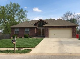 3600 NW Dogwood Dr, Blue Springs, MO 64015