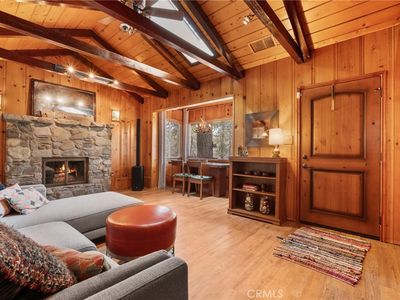 993 Partridge Rd, Wrightwood, CA, 92397
