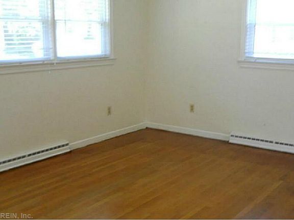 5 Montclare Place, 3rd bed