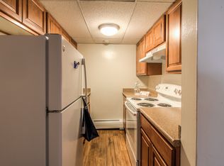 27 Old Carriage Rd APT 31, West Warwick, RI 02893