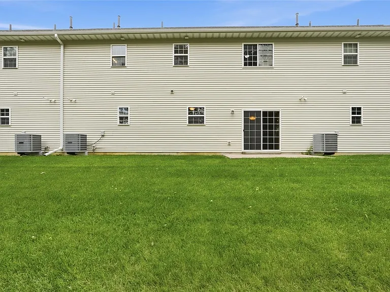 1694 Burr Dr — Photo 15