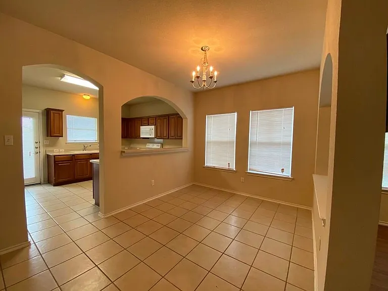 207 Brown St — Photo 8