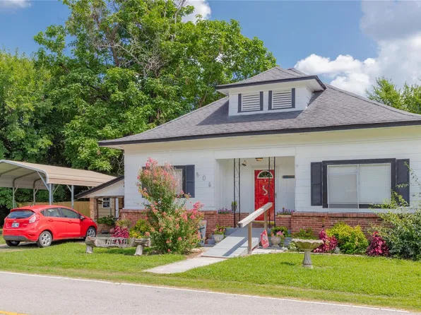 805 N 5th St, Quinton, OK 74561