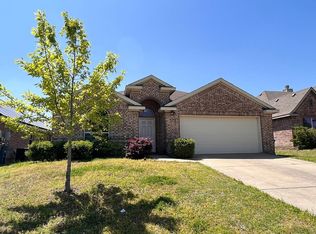 208 Creekwood Dr, Princeton, TX 75407
