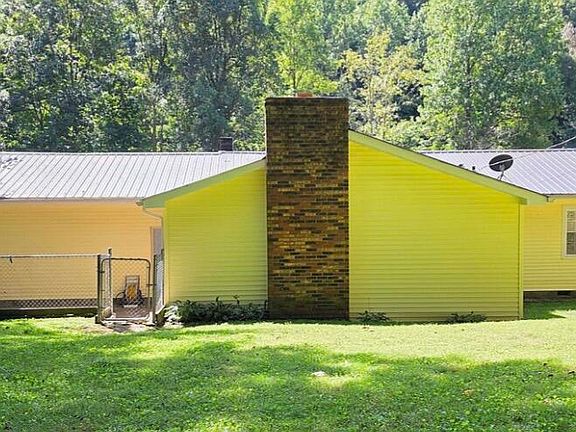 4th image of 2701 Beech Creek Rd