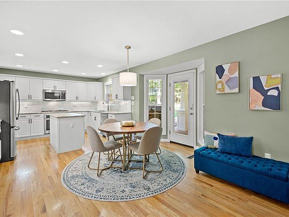 5th image of 2013 Timbercrest Dr