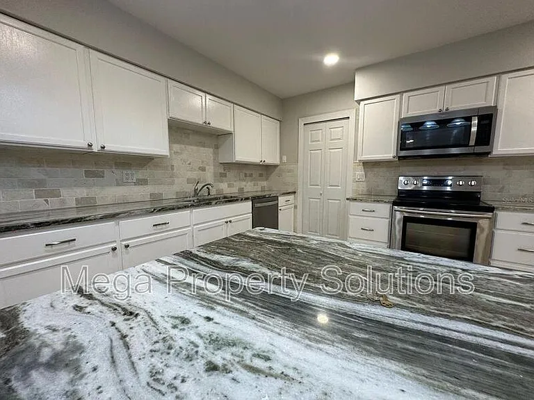 104 W Brentridge Dr #1 — Photo 6