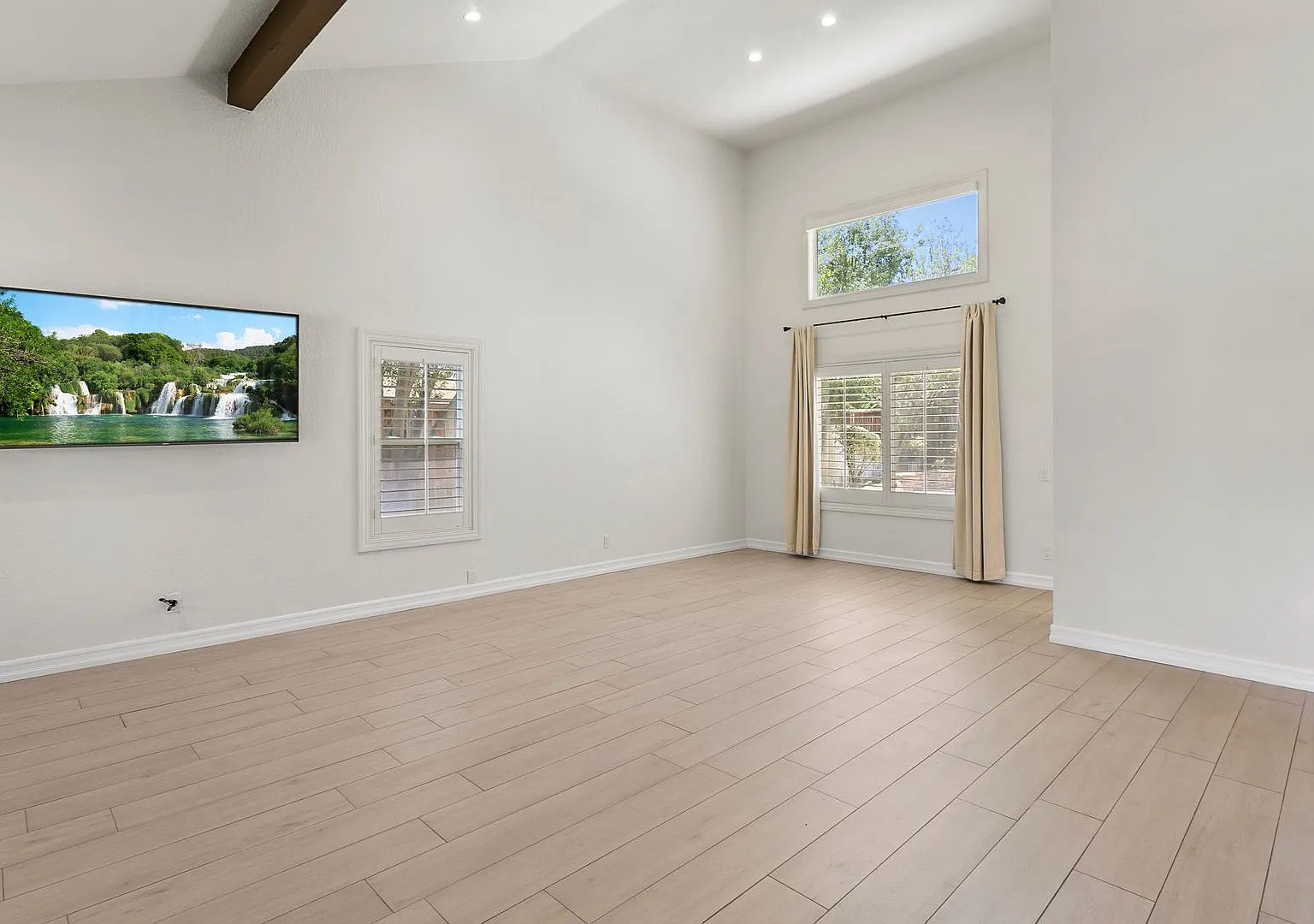 Beautiful 4-Bedroom Home with Private Pool & Spa in Laguna Niguel! — Photo 3