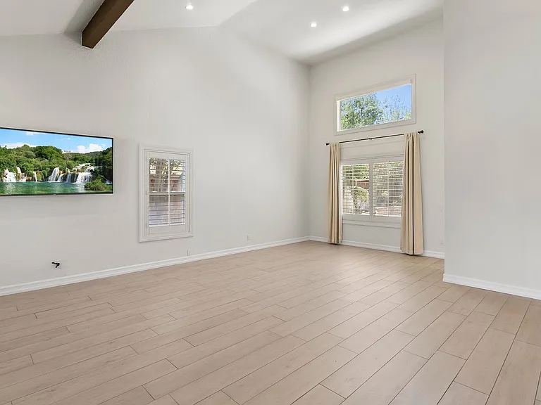 28501 El Sur — Photo 3