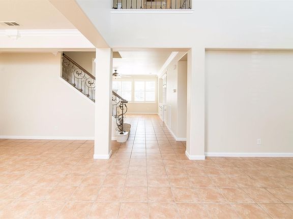 5th image of 9414 N Winery Ave