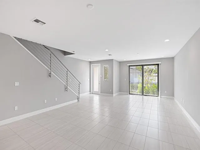 Building Photo - 3748 Lambert Ave