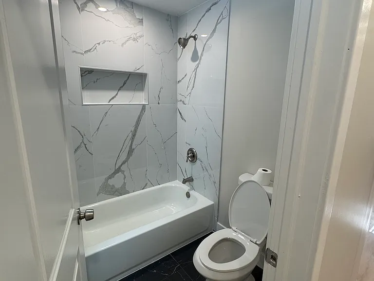1229 W Seltzer St #2 — Photo 9