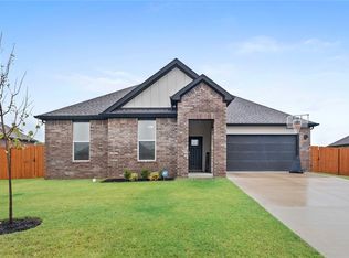 2105 Oliver St, Pea Ridge, AR 72751