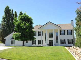 37581 Canyon Hills Dr, Yucaipa, CA 92399