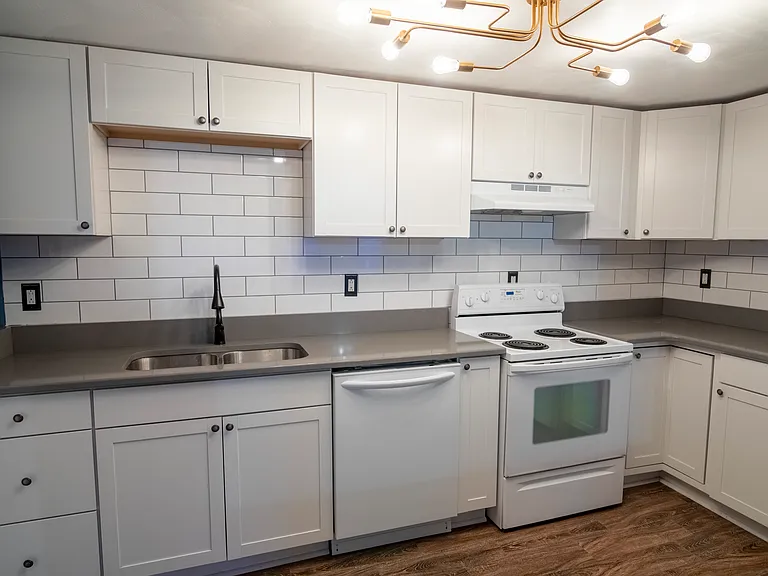 1402 Lafayette Blvd #1 — Photo 2