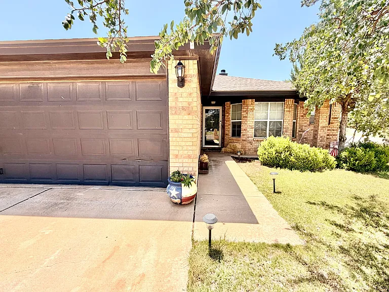 8102 Sherman Ave — Photo 1