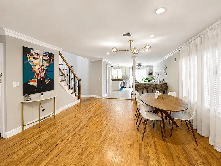 461B 5th St #B — Photo 7