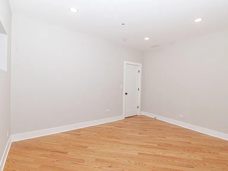 1450 W Fargo Ave #2F — Photo 16