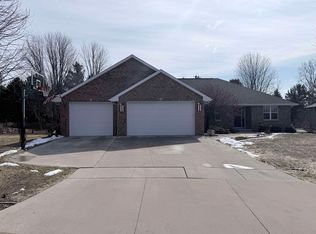 2017 Morning Dew Ln, De Pere, WI 54115