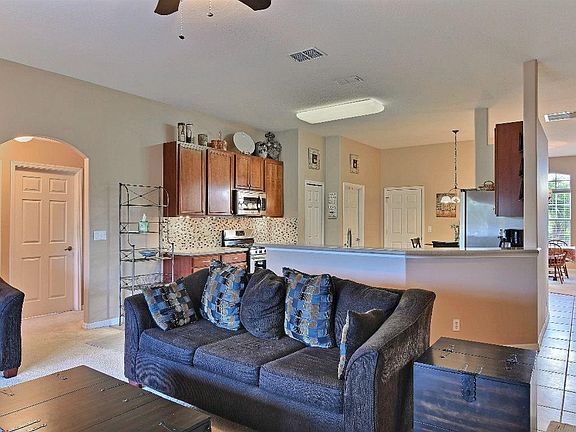 4th image of 520 S Valencia Cir SW
