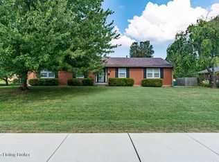 1415 Girard Dr, Graymoor Devondale, KY 40222