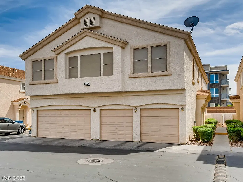 2 bed, 2.5 bath, 1167 sqft, $1,600 — Photo 2
