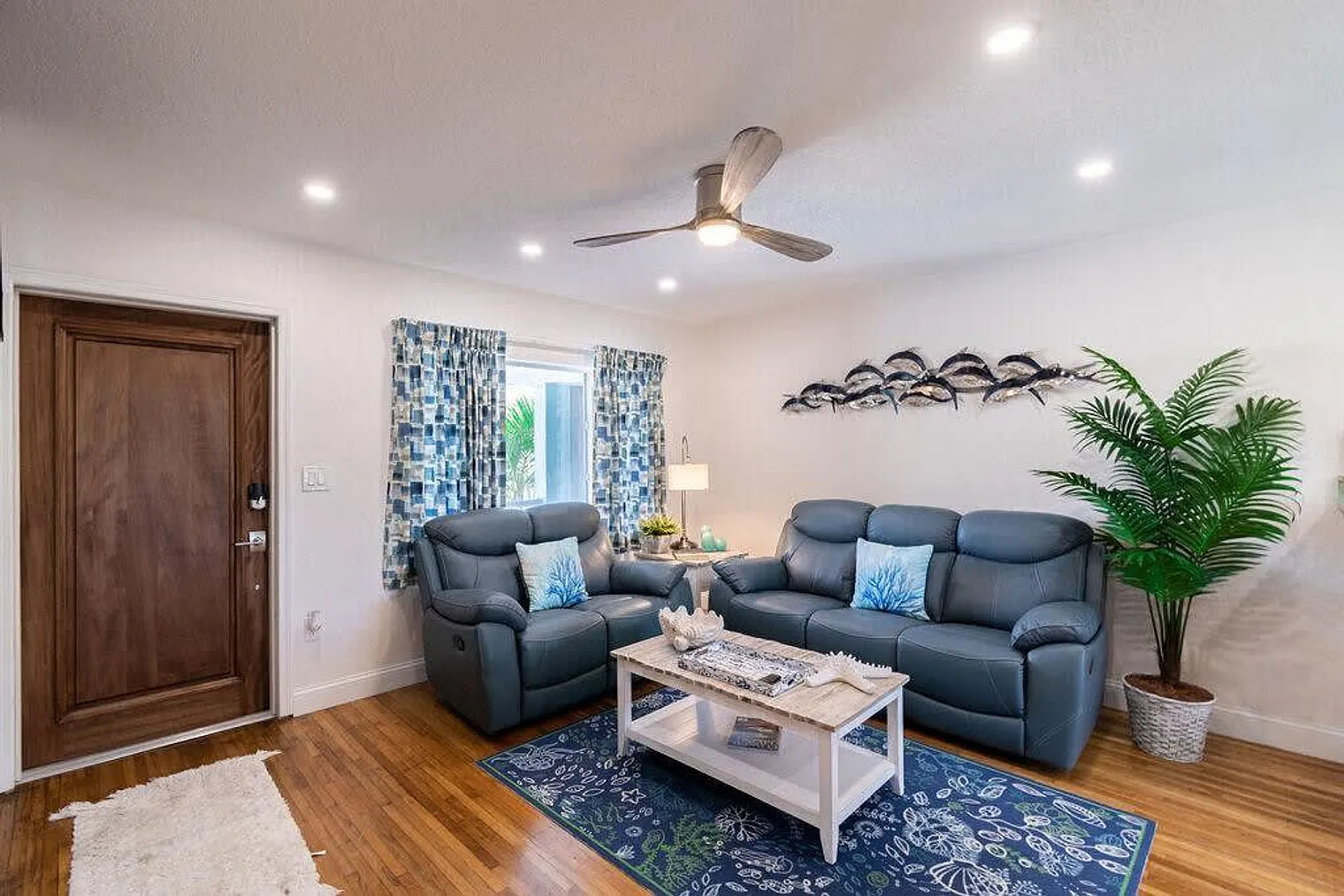 2 bed, 1.0 bath, $3,438 — Photo 2