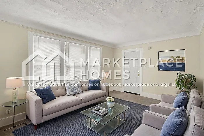 3 bed, 1.0 bath, 1128 sqft, $1,100 — Photo 3