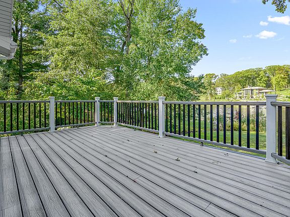 5th image of 1173 E Crooked Lake Dr