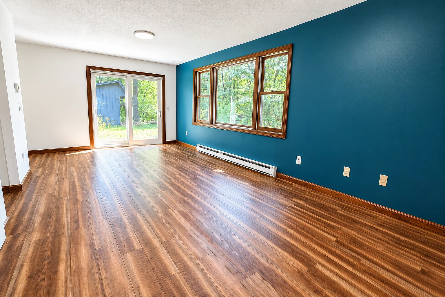 3 bed, 1.5 bath, 1200 sqft, $2,000 — Photo 3