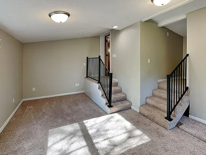 140 Park St E — Photo 4