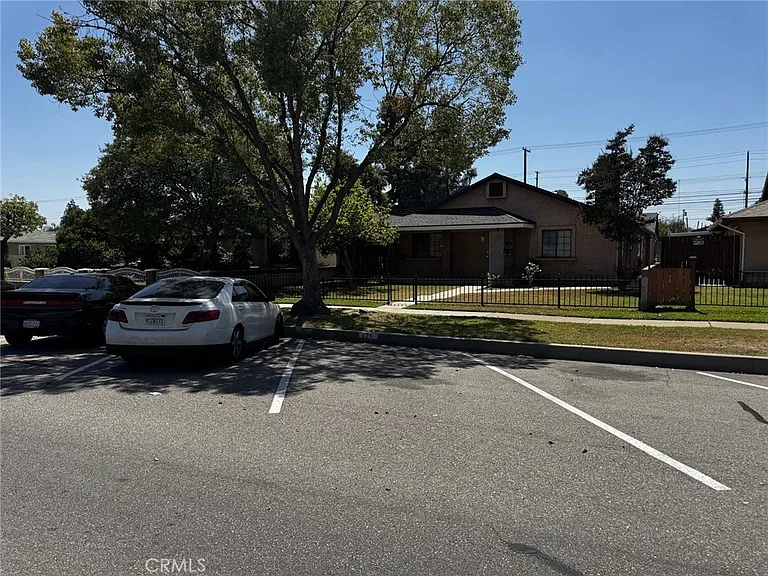 171 N Alameda Ave #B — Photo 18