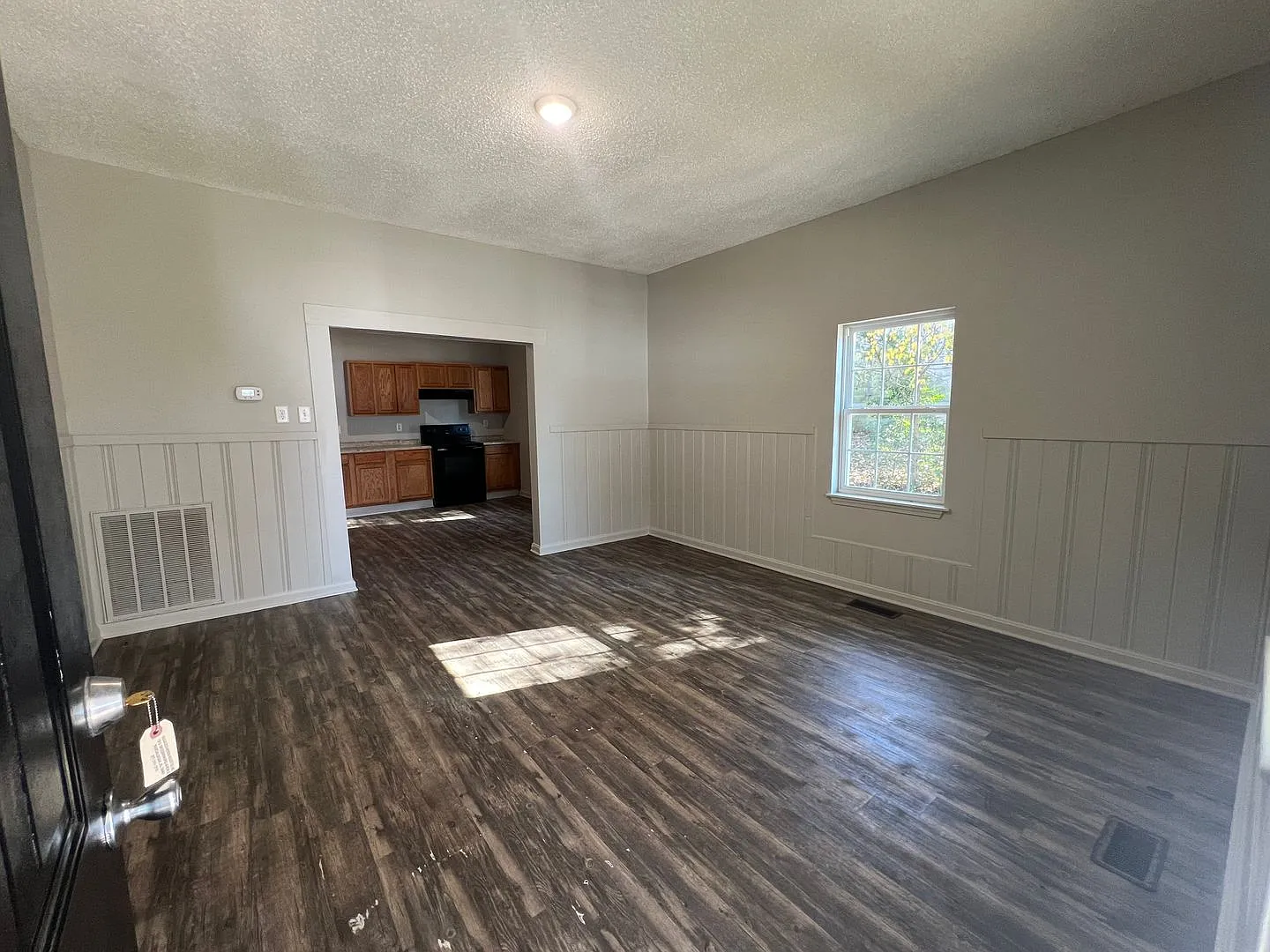 4 bedroom 2 bathroom in Holt — Photo 4