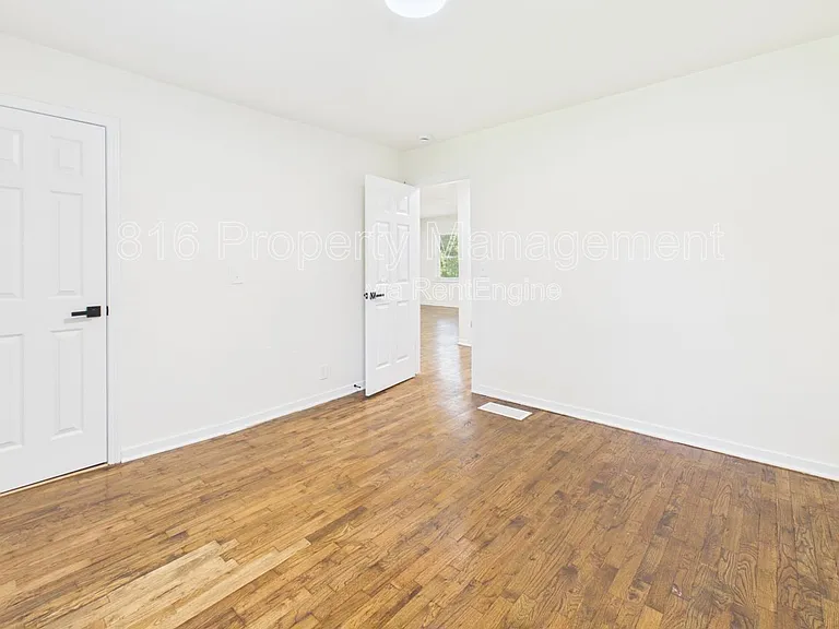 6607 NE 49th St — Photo 14