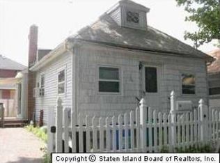 36 Center Pl, Staten Island, NY 10306