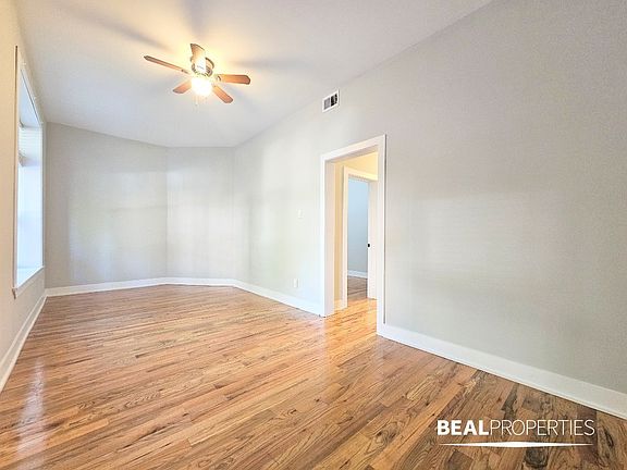 3rd image of 641 W Oakdale Ave APT 1