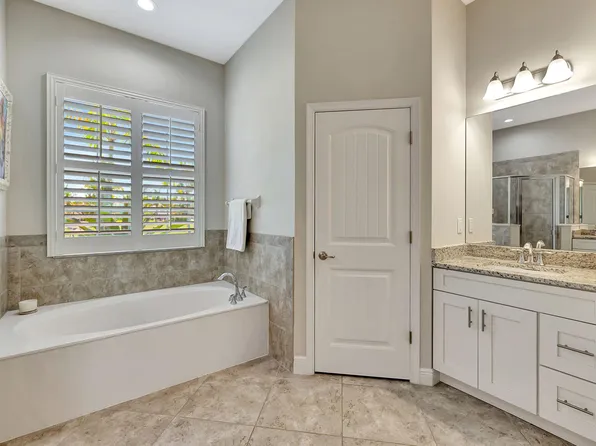 292 SW Vista Lake Drive, Port St Lucie, FL 34953