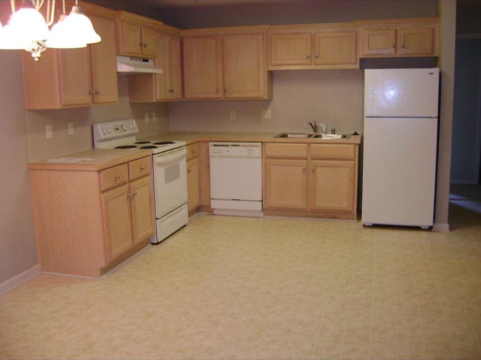 2nd image of 151 Hershell Rd