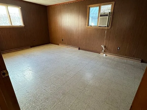 500 1st Ave, Ellwood City, PA 16117