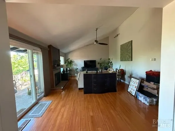 28 Elan Way, Napa, CA 94559