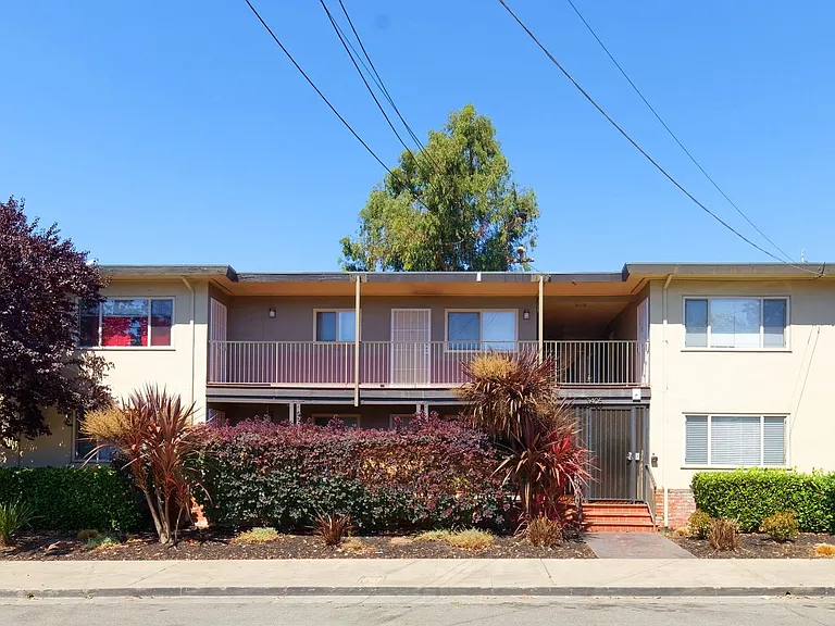 3405 Dimond Ave — Photo 2