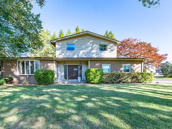 6030 Holderman Ave, Louisville, OH 44641