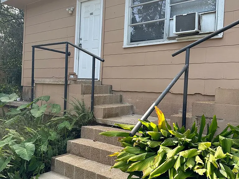 545 E Call St #103 — Photo 3